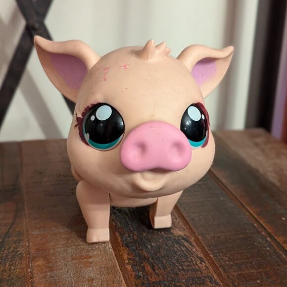 Little Live Pets- My Pet Pig (Walks, Oinks, and Whistles) - Picture 2 of 8